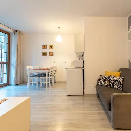 아파트 Spokojna Przystan W Centrum Z Prywatnym Parkingiem - By Spaceapart *