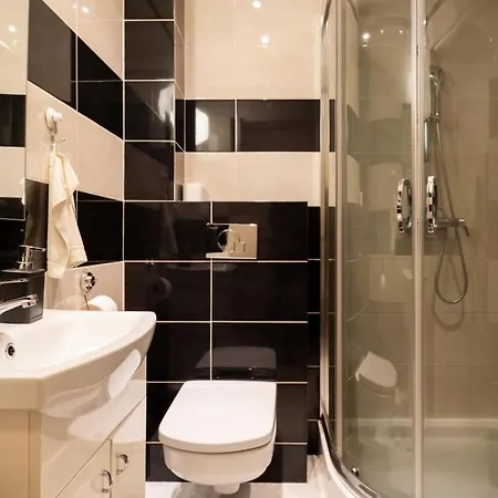 Spokojna Przystan W Centrum Z Prywatnym Parkingiem - By Spaceapart 아파트