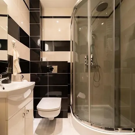 Spokojna Przystan W Centrum Z Prywatnym Parkingiem - By Spaceapart *