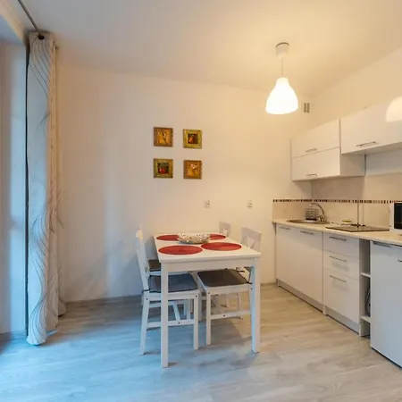 Spokojna Przystan W Centrum Z Prywatnym Parkingiem - By Spaceapart 카르파츠